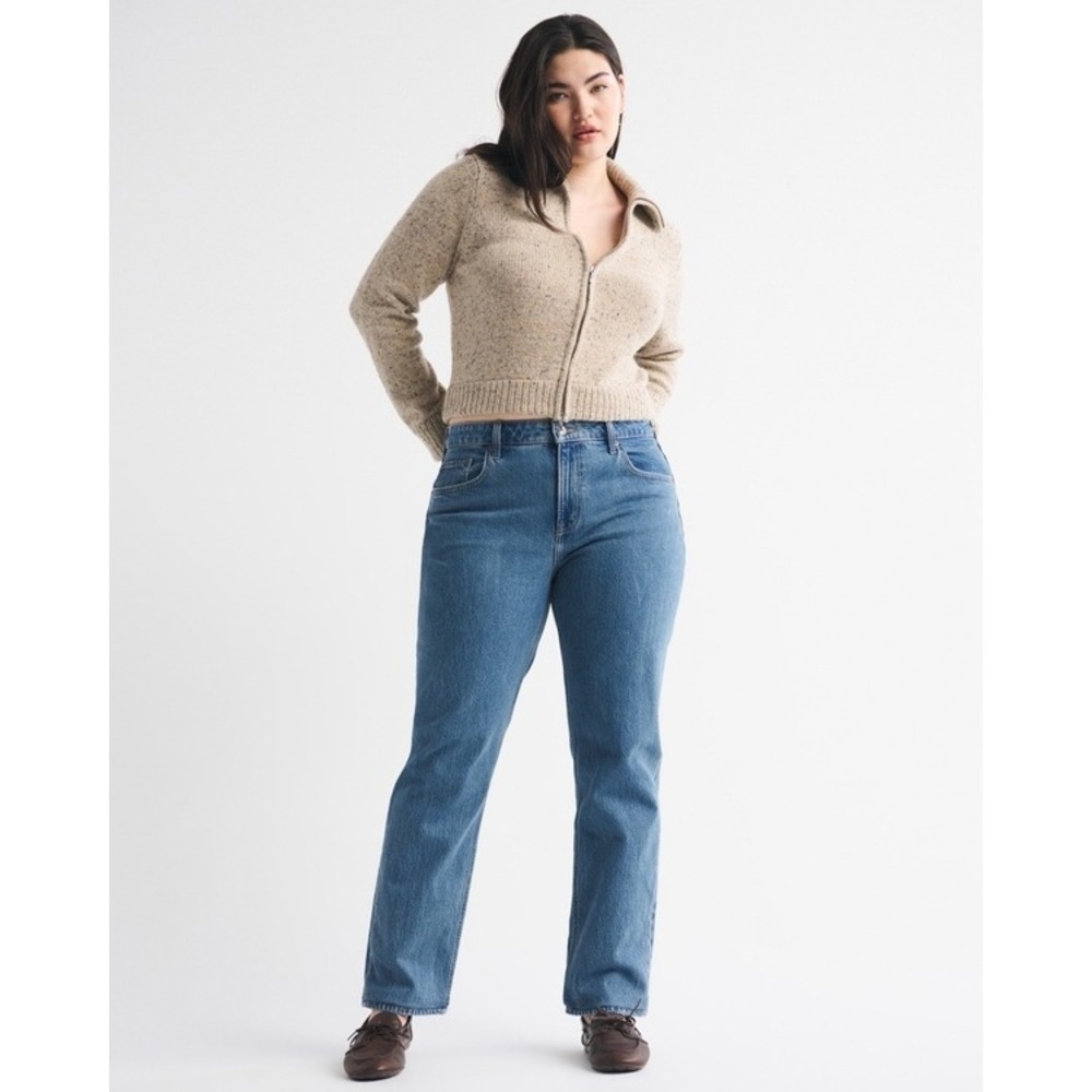 Abercrombie & Fitch Straight Leg Jeans in Medium Blue